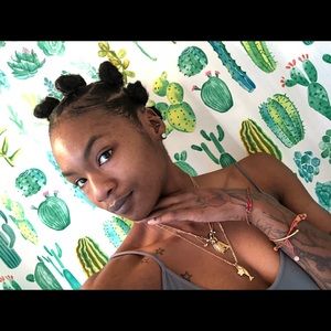 Meet your Posher, Ayana